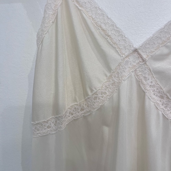 Vintage Kayser night gown beige made in canada size 36 - Picture 2 of 7